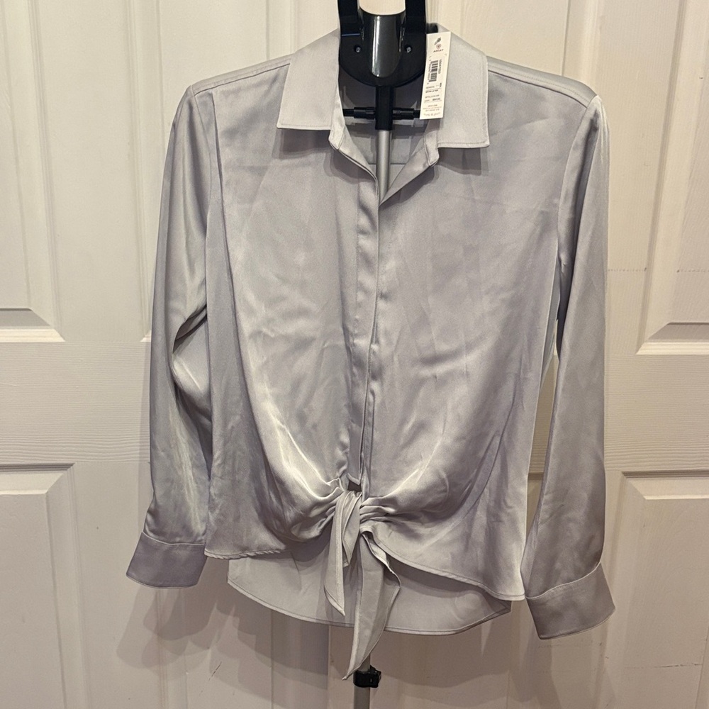 Ariat Women's Satin Long Sleeve Top in Metallic Silver never worn new with tags